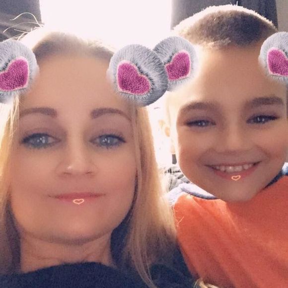 Meet your Posher, Nicole - Picture 1 of 1